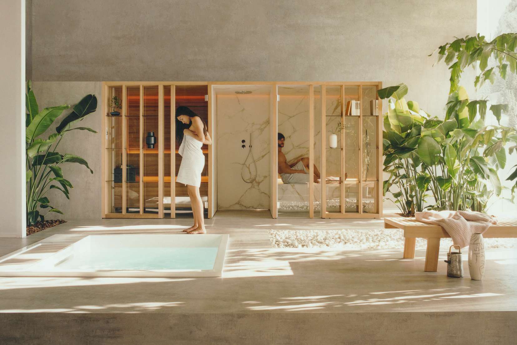 Spa; personas tomando un baño relajante 